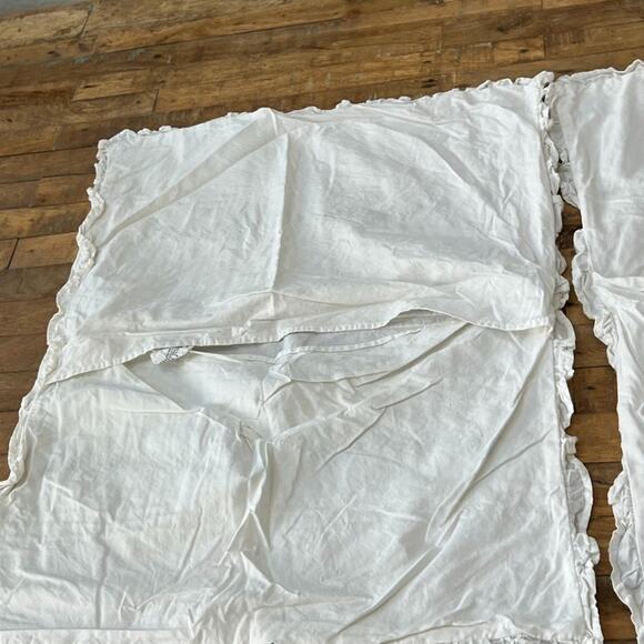 Vintage White Cotton Pillowcases With Hand-Embroidered Floral 21x27 Set Of Two - Picture 10 of 12